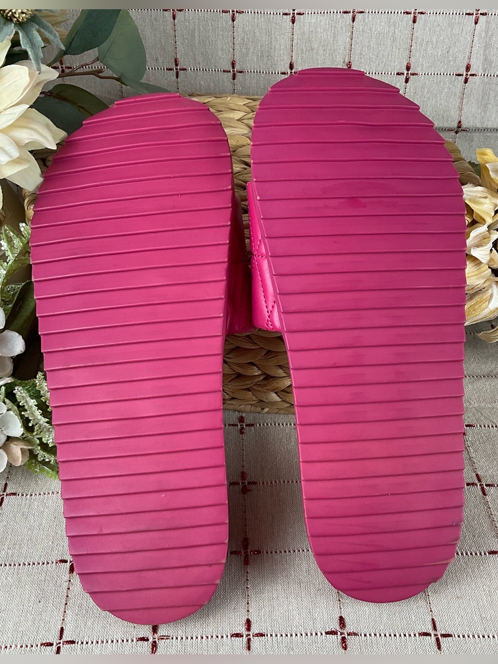 14th & Union “Tallin” Slides Pink Quilted Sandals Sz 9 NWOB 14th and Union - Picture 4 of 4